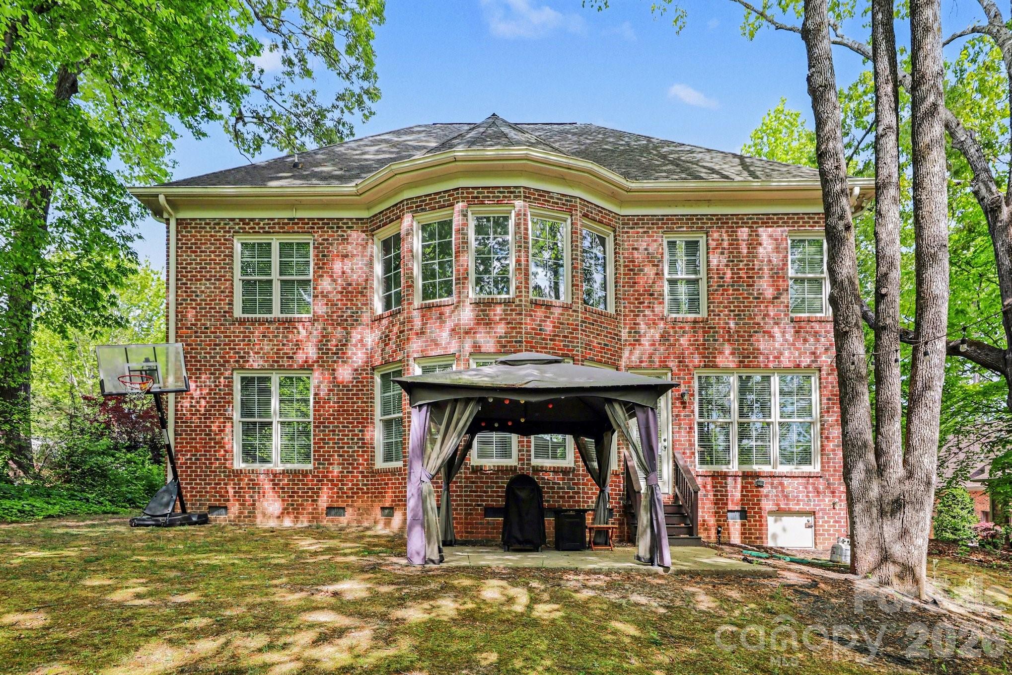 Treetops At Cowans Ford - Residential