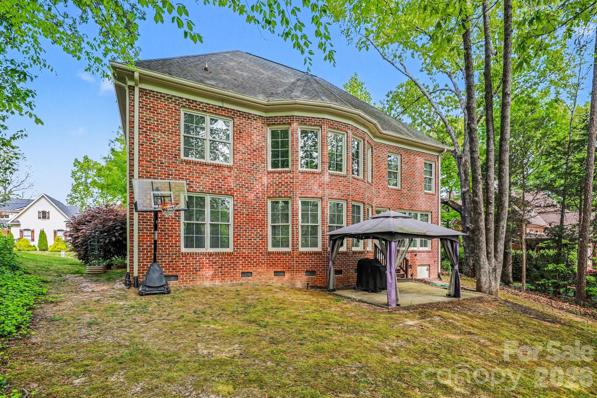 Treetops At Cowans Ford - Residential