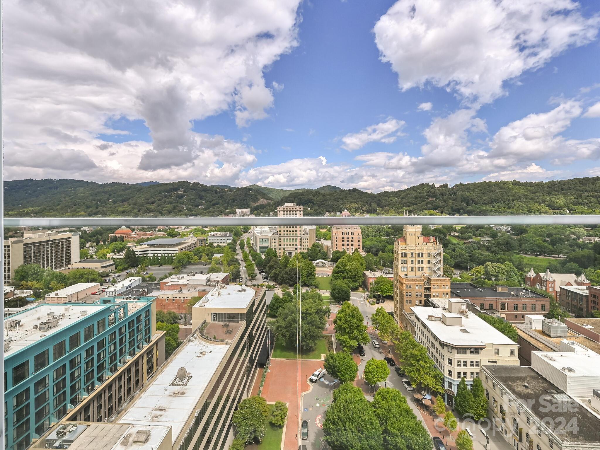 Asheville Arras Residence - Residential