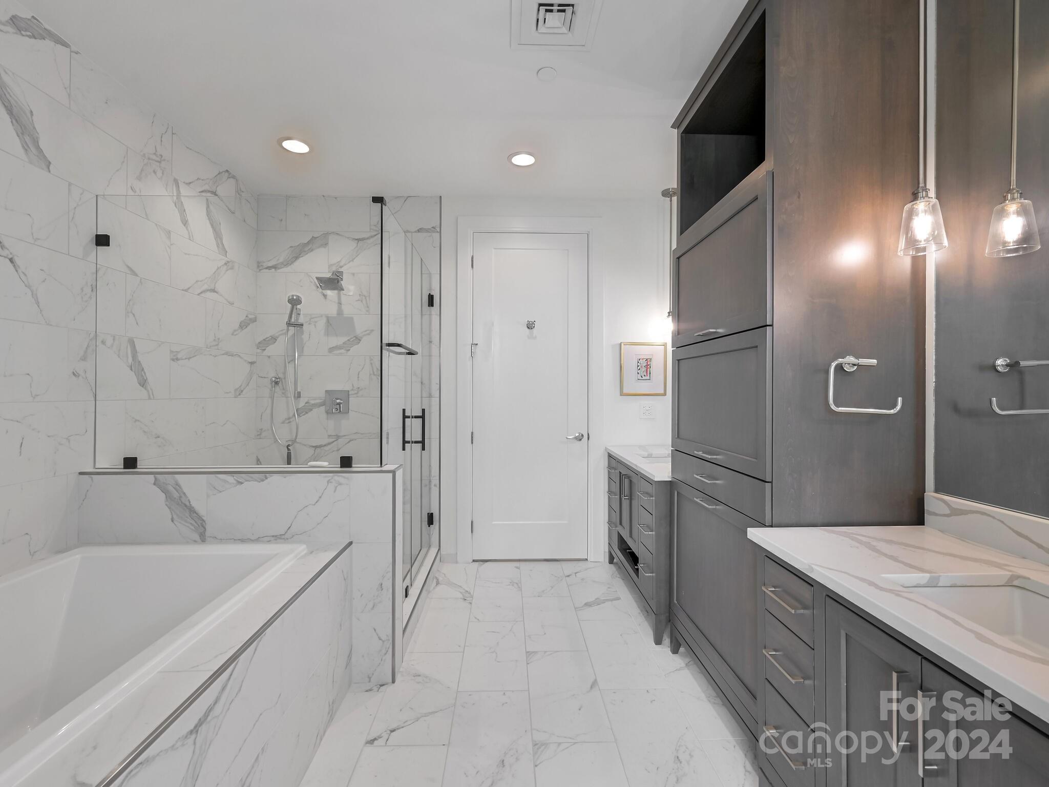 Asheville Arras Residence - Residential