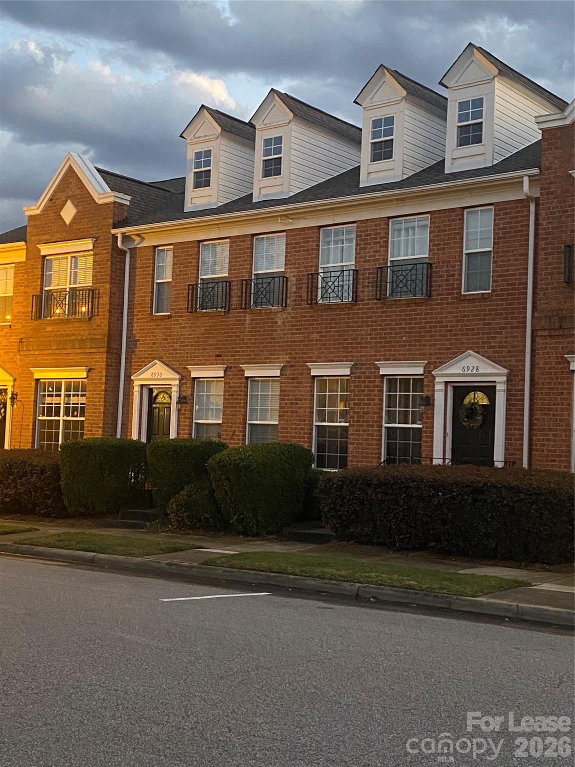 6928 Creft Circle