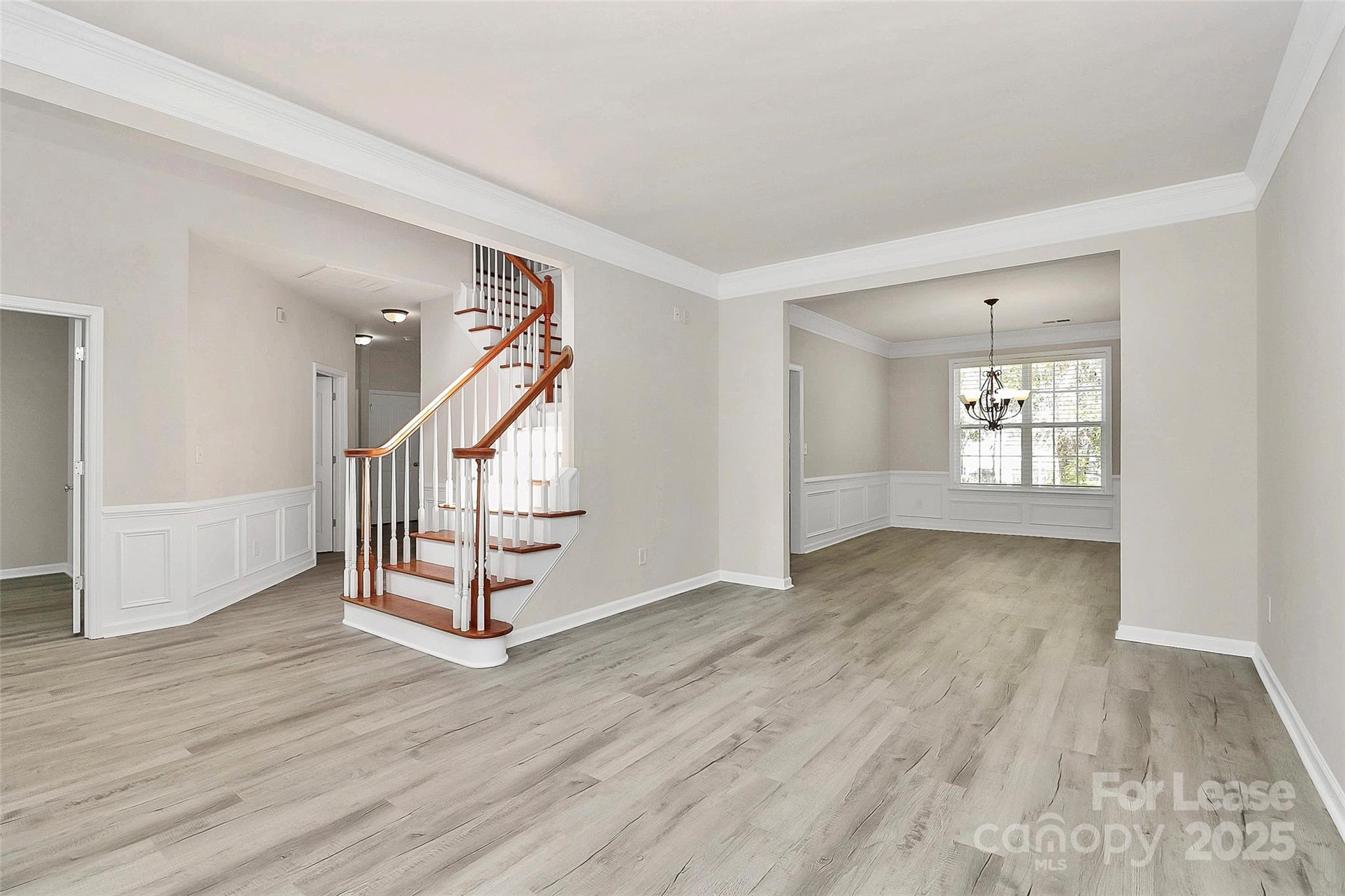 2108 Oakcliffe Court