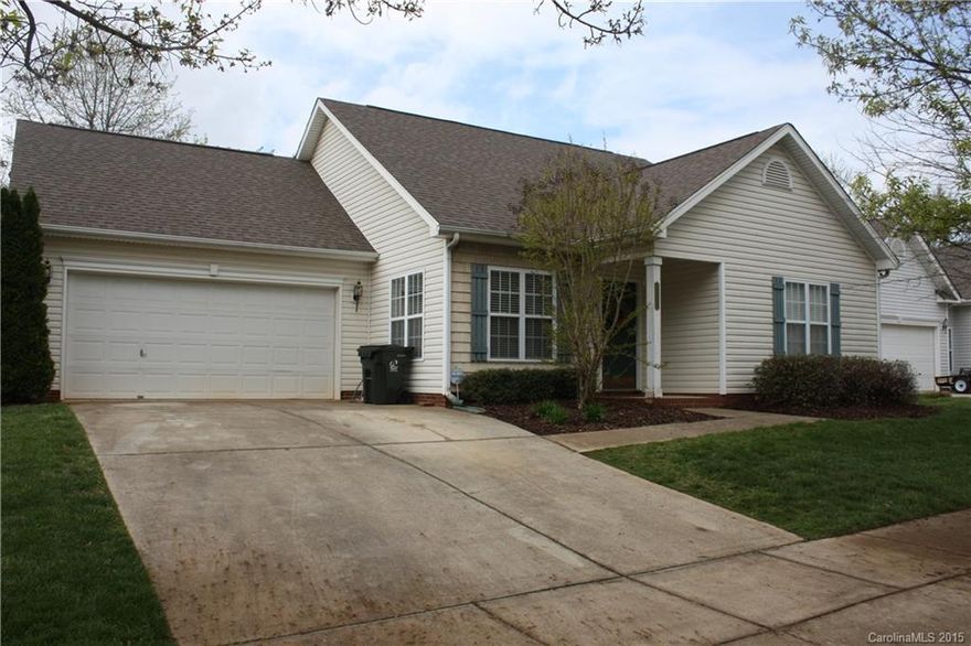 Three bedroom, two bathroom rental home in Glenwick. Close to I77 exit 23. Fenced backyard, 2 car garage, and over 1200 square feet of living space.