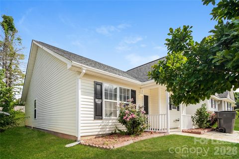 Photo of 3715 Silver Ore Lane, Charlotte, NC 28216 (MLS # 4369408)