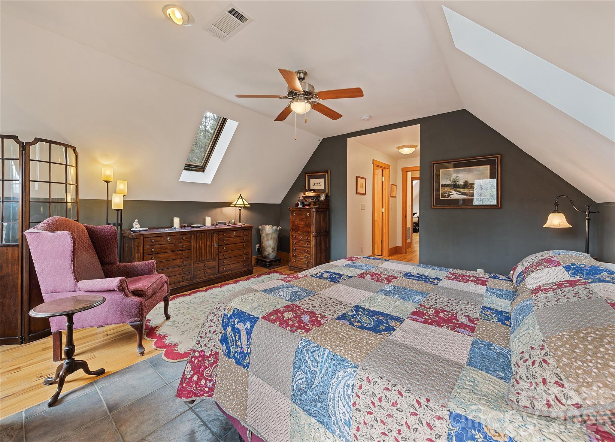 Bend Of Ivy - Residential