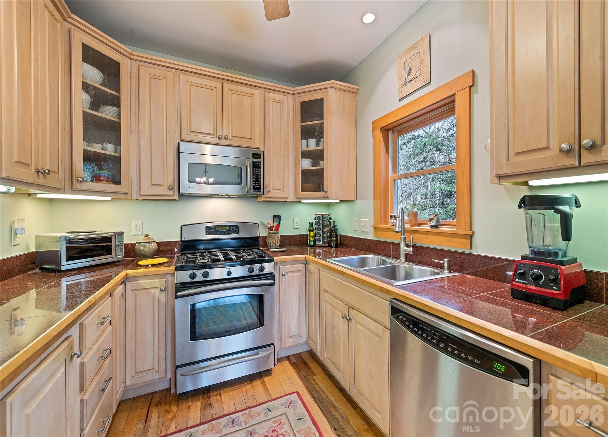 Bend Of Ivy - Residential