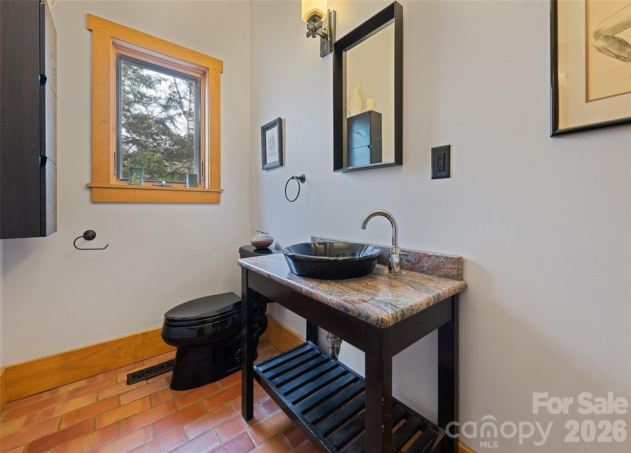 Bend Of Ivy - Residential