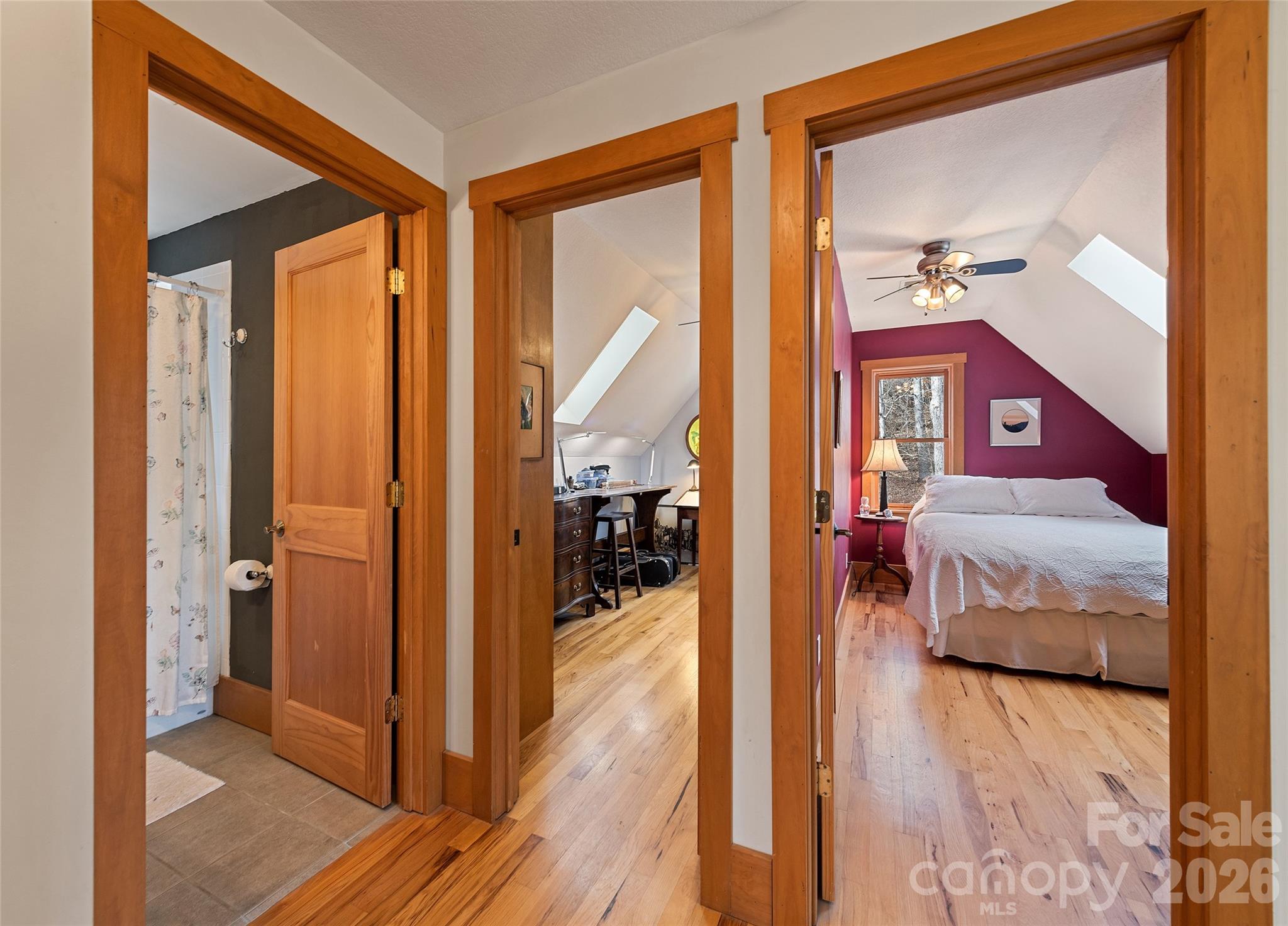 Bend Of Ivy - Residential