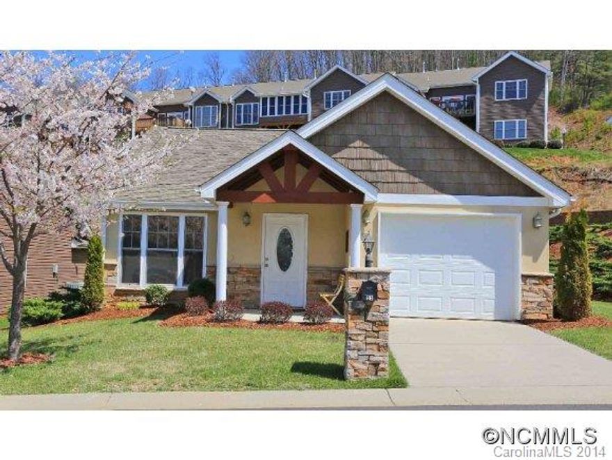 Abundant light and open space in this wonderful 2-bedroom, 2-bath detached town home.  Features spacious floor plan, tray ceilings, granite countertops, large custom kitchen and living room, crown moulding throughout, ceramic tile, private rear patio, single-car garage, and best of all, one level living.