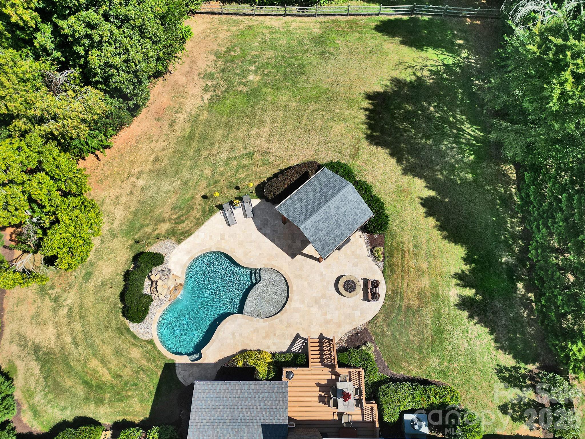900 Saddle Ridge Road