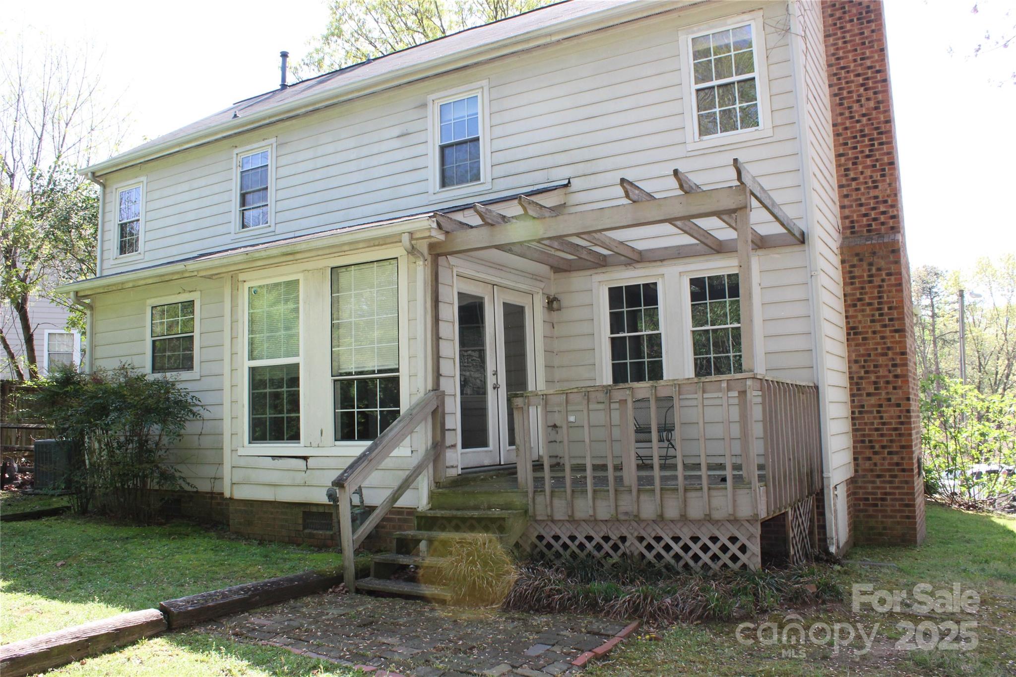 9915 Lottie Lane