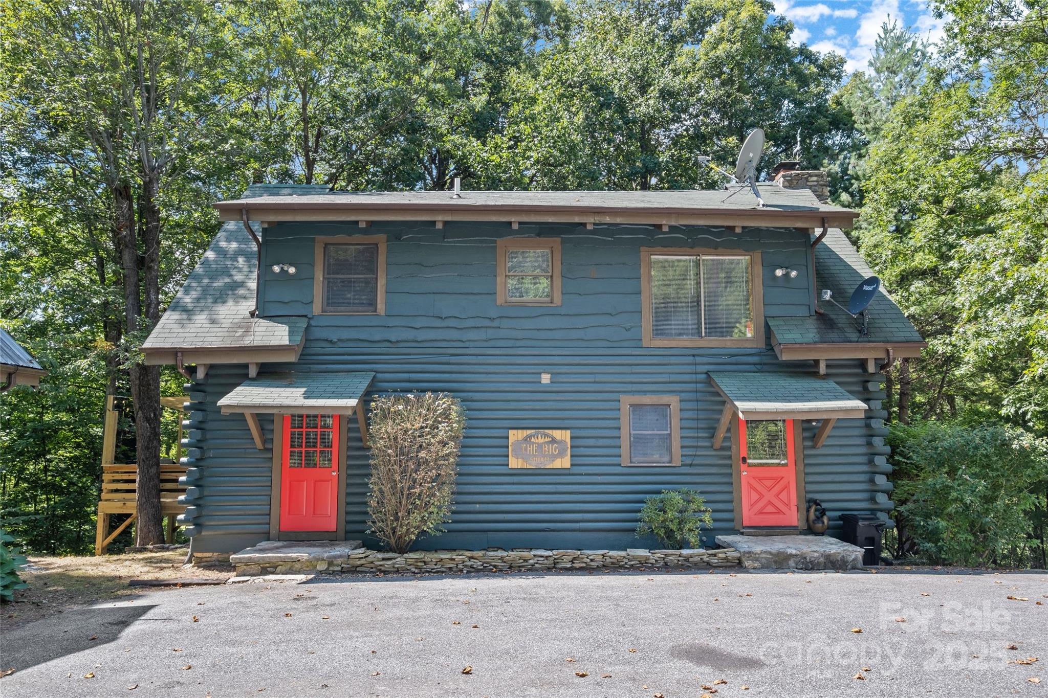 214&212 McKenzie Way