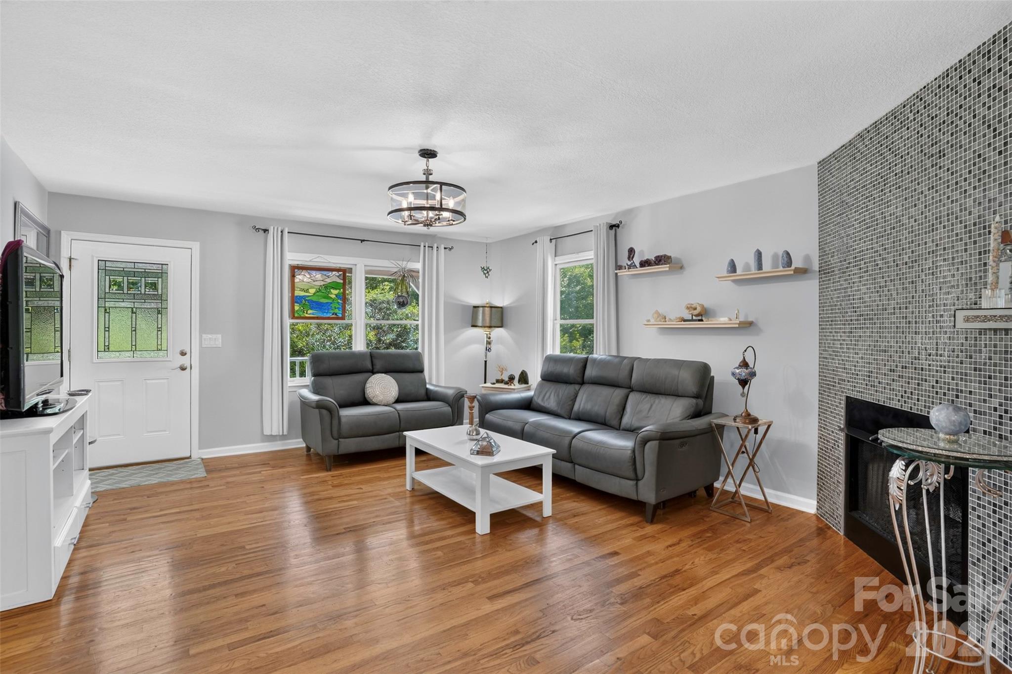 50 Autumn View Drive