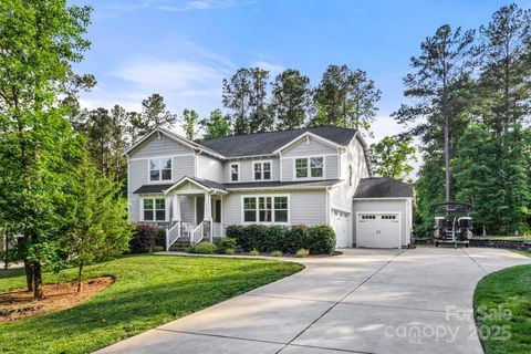 4189 Island Fox Lane Denver NC 28037