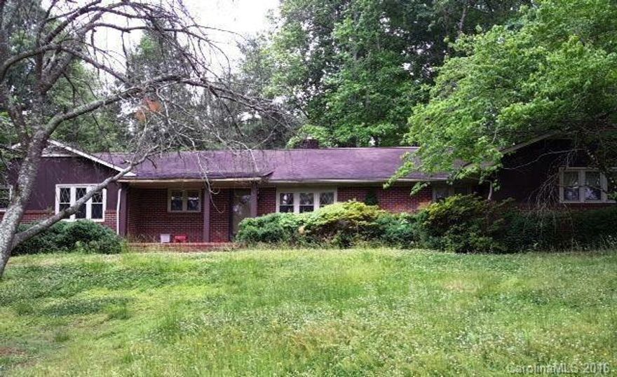 Time Limit Bid Property. 4.5% Buyer Premium chgd buyer at closing. No inspection contingencies accepted on TLB Properties. REO. Property sold As-Is w/o repair, warranty or Seller Disclosure. The Listing Broker & Seller assume no responsibility & make no guarantees as to the accuracy of info herein. Seller will accept cash or conventional offers only.