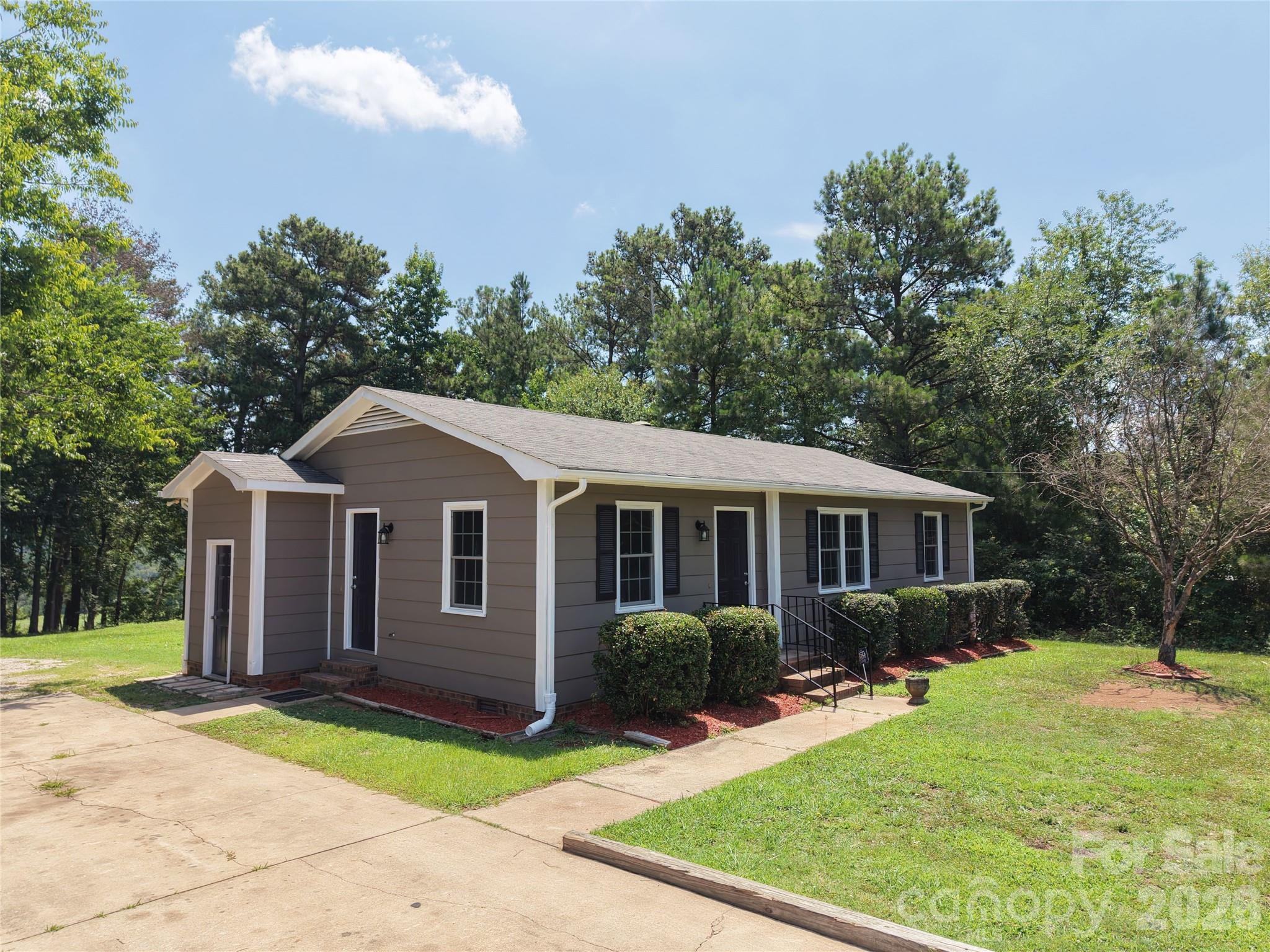 3853 COUNTRY CLUB Road
