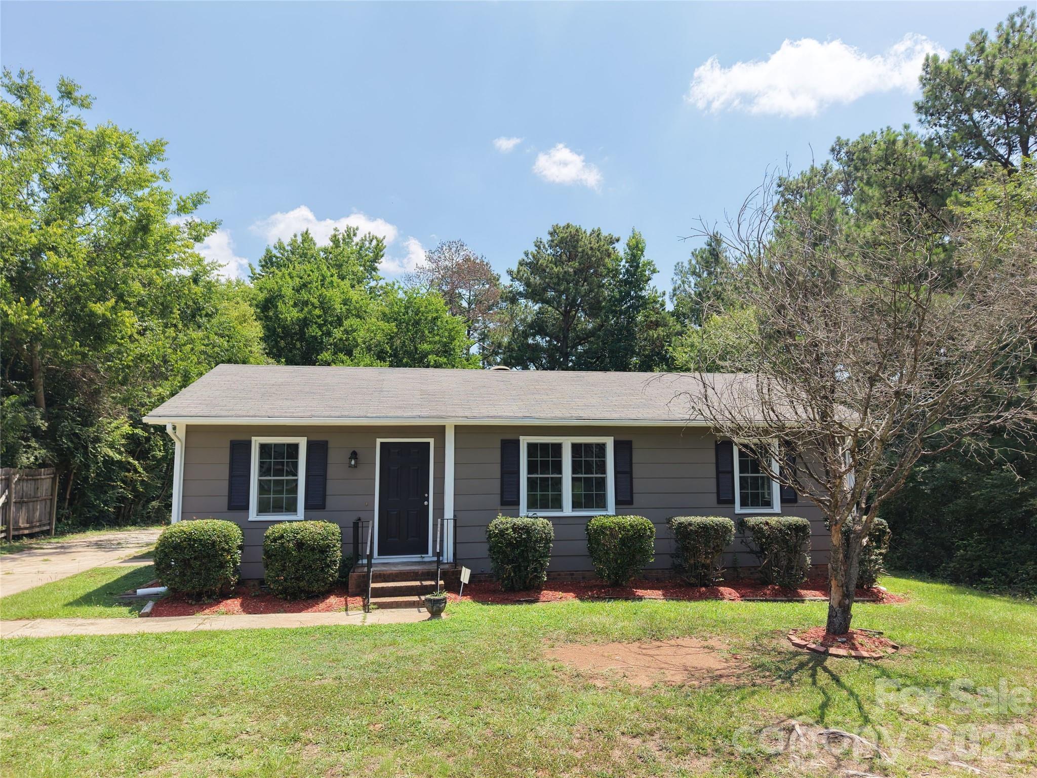Photo 1 of 35 — 3853 COUNTRY CLUB Road, Wadesboro, NC 28170