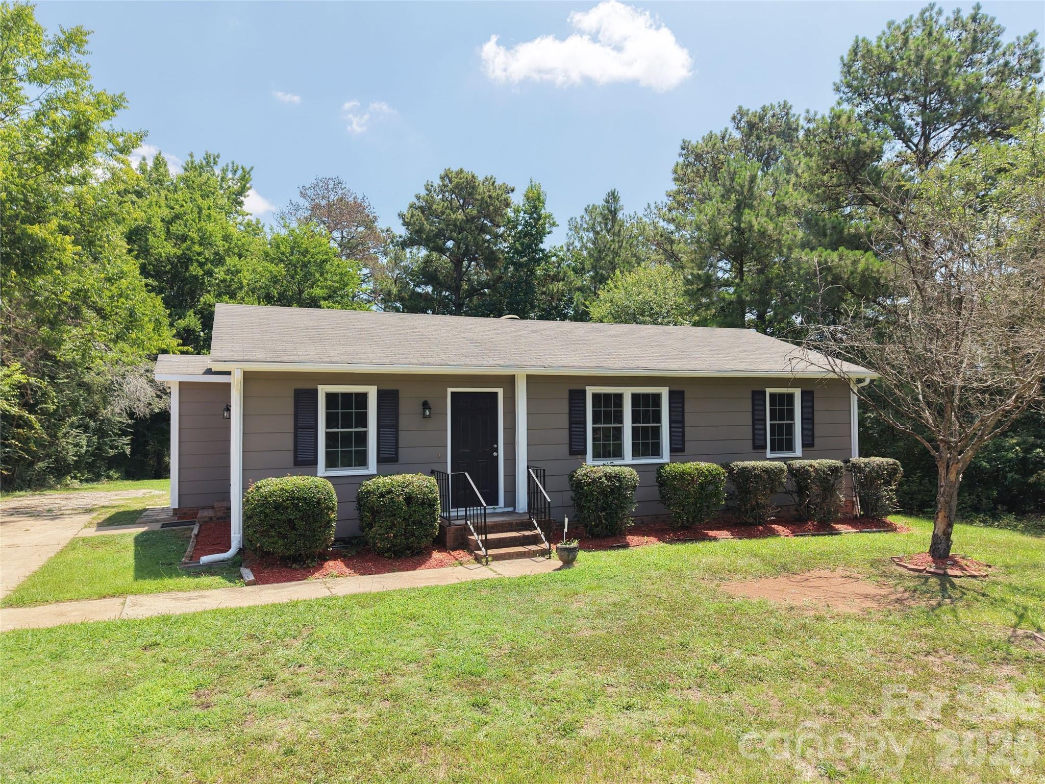 3853 COUNTRY CLUB Road