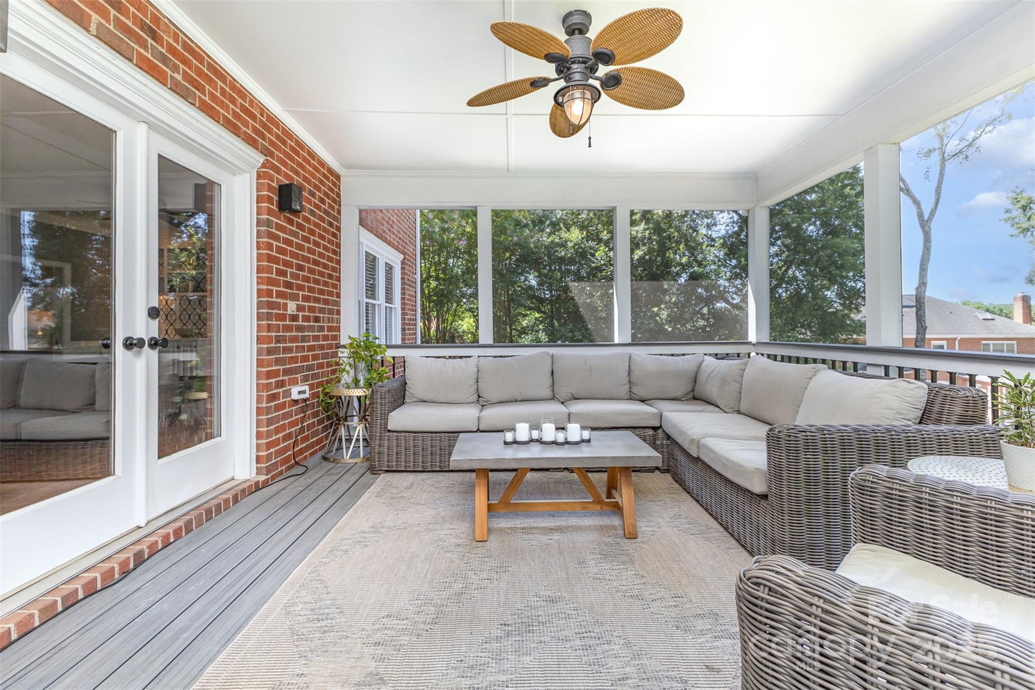 Mallory Manor - Residential