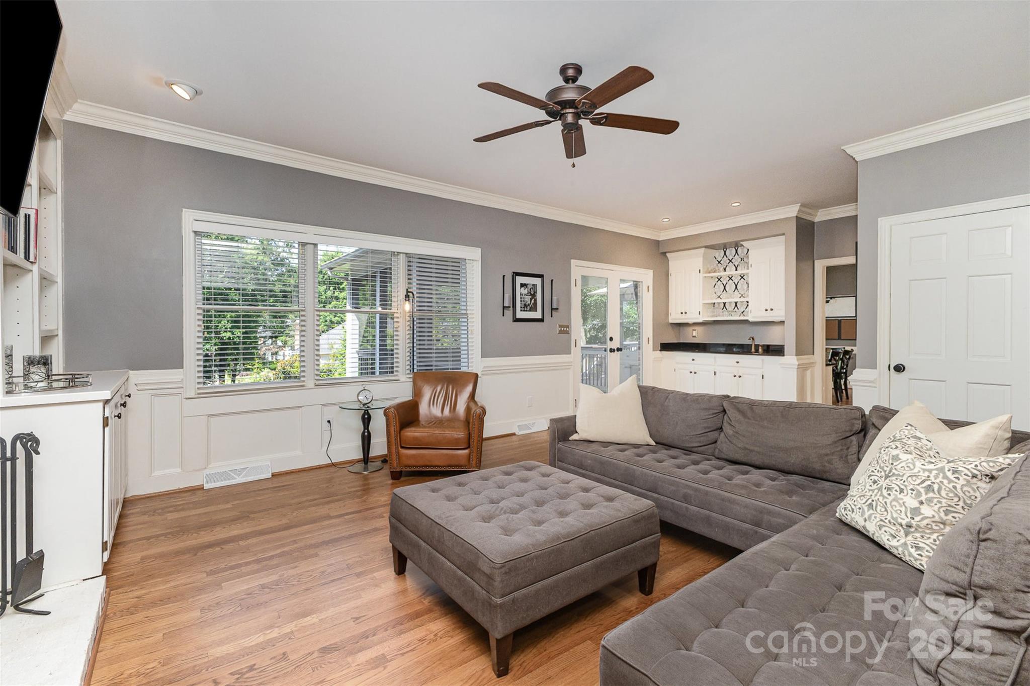 Mallory Manor - Residential