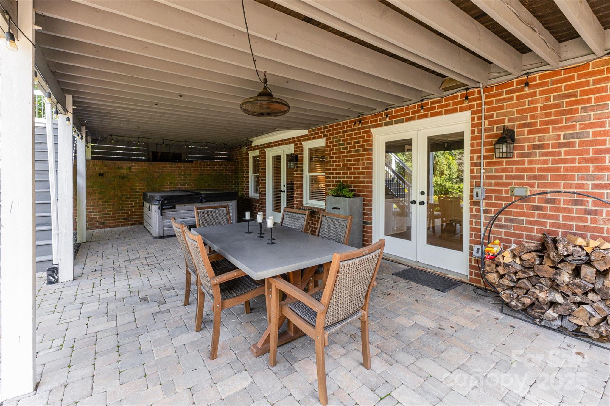 Mallory Manor - Residential