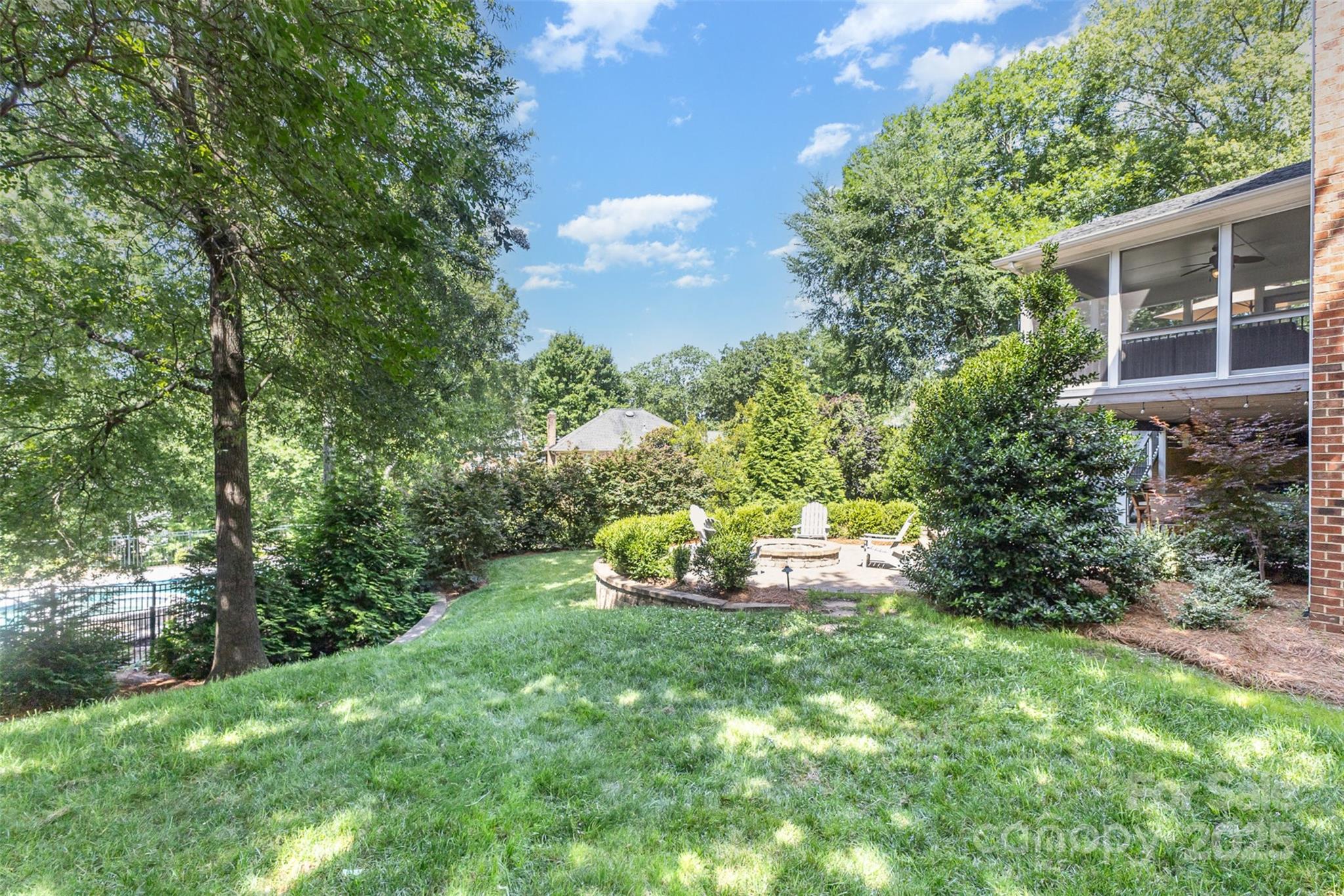 Mallory Manor - Residential