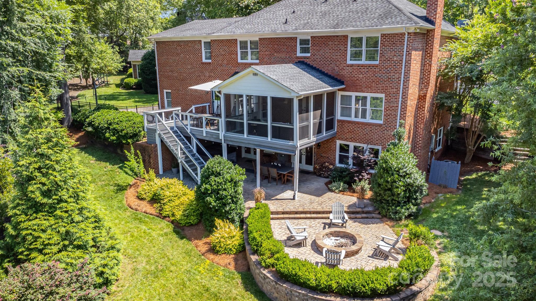 Mallory Manor - Residential