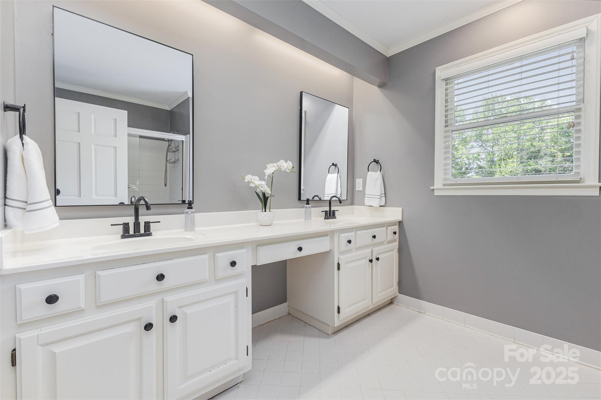 Mallory Manor - Residential