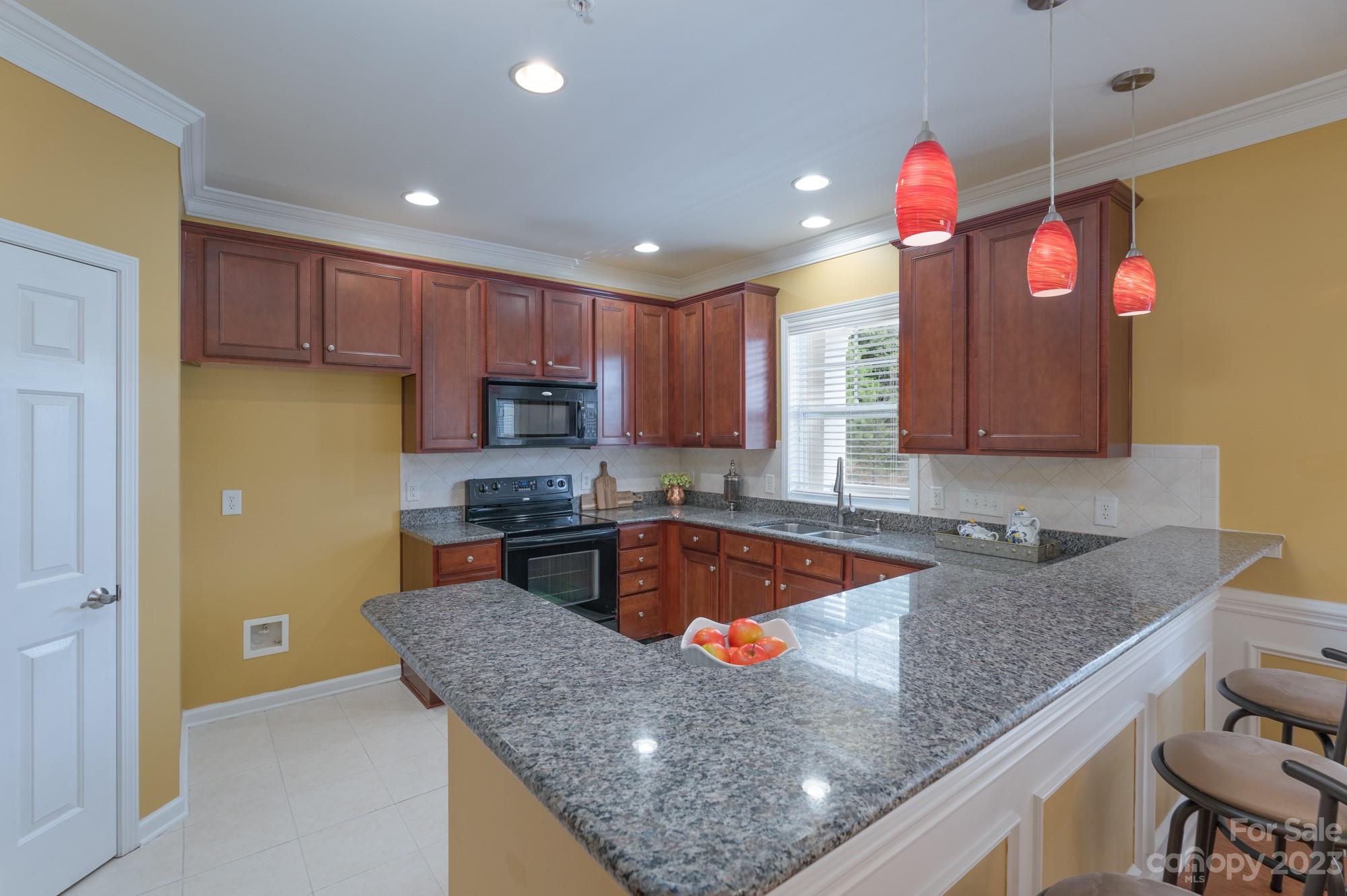 Lake Shore On Lake Wylie - Residential