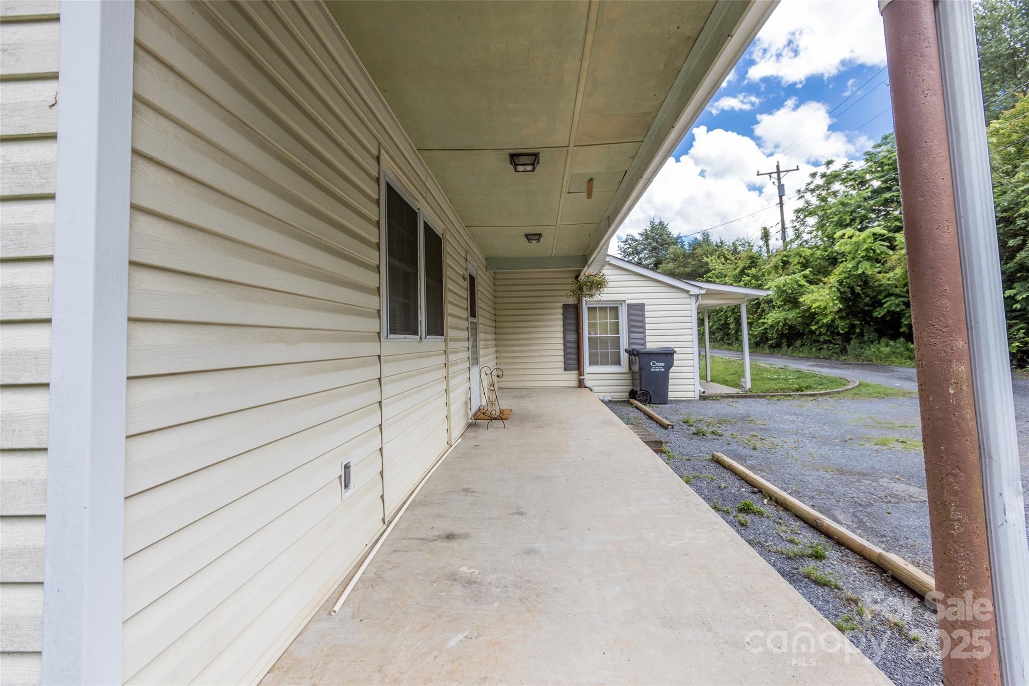 102 Lanier Street