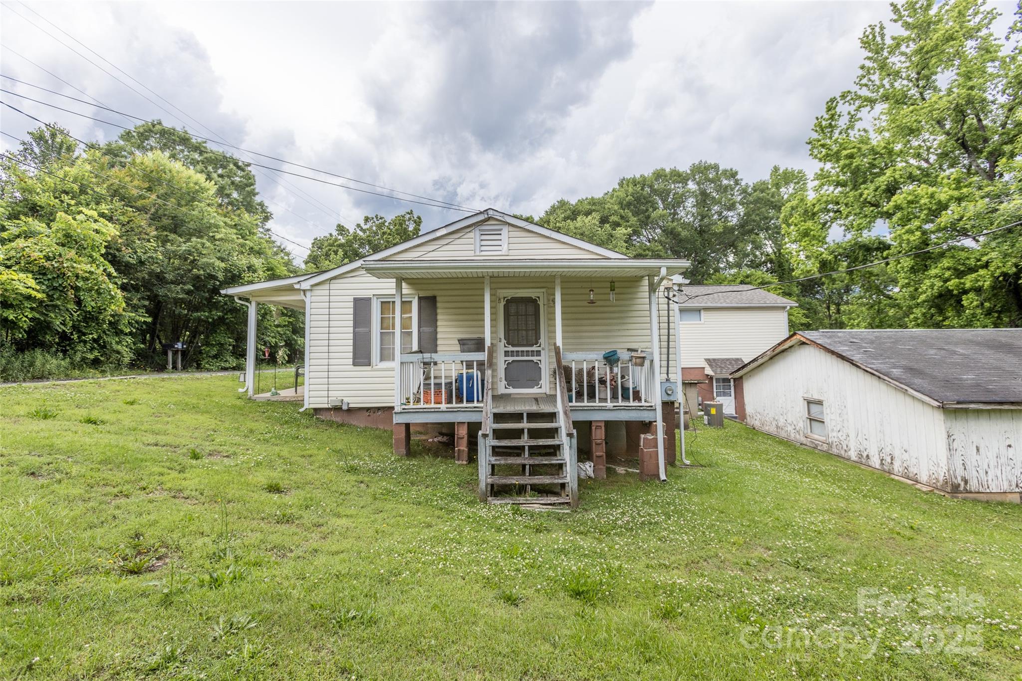 102 Lanier Street