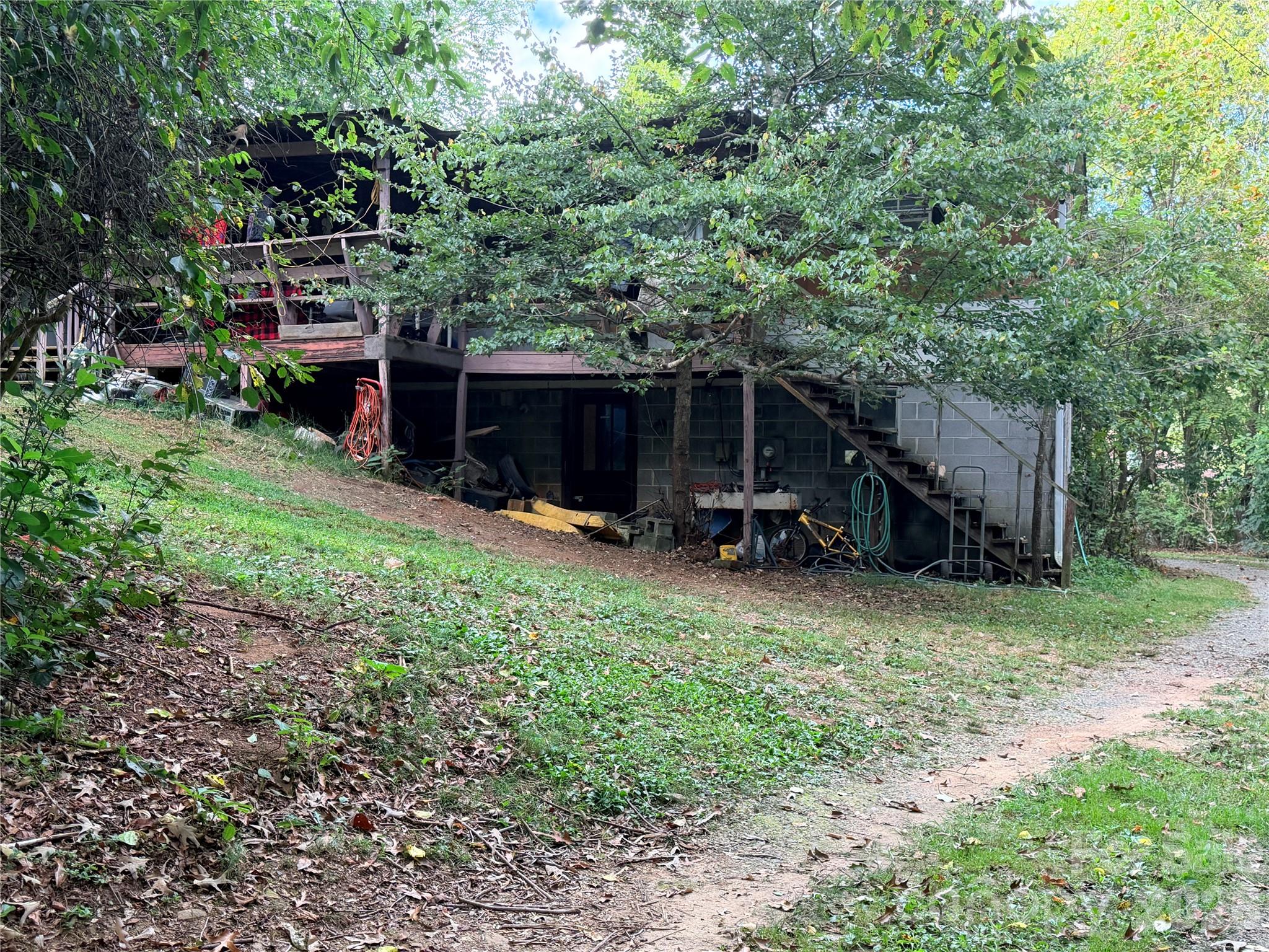 173 & 175 Dix Creek Chapel Road