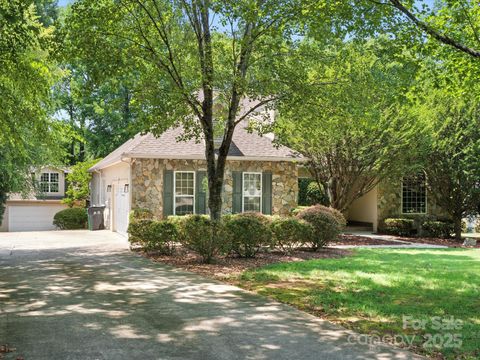 Photo for 10300 Crestwood Drive