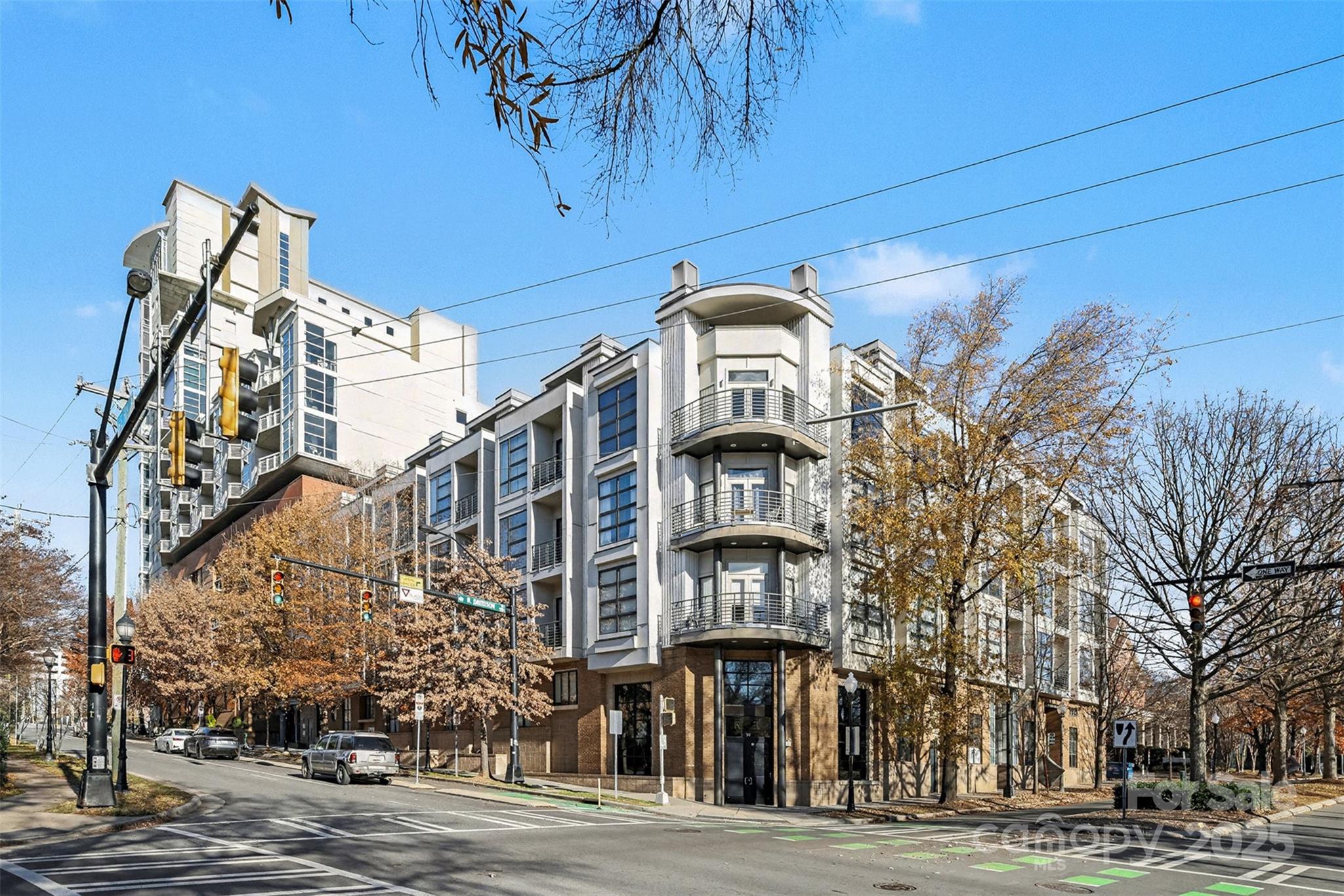 Courtside - Residential