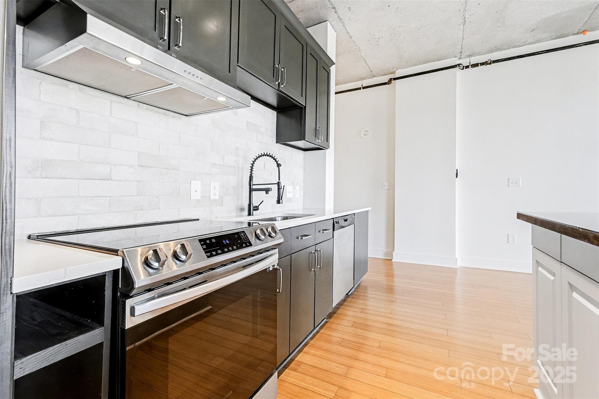 Courtside - Residential