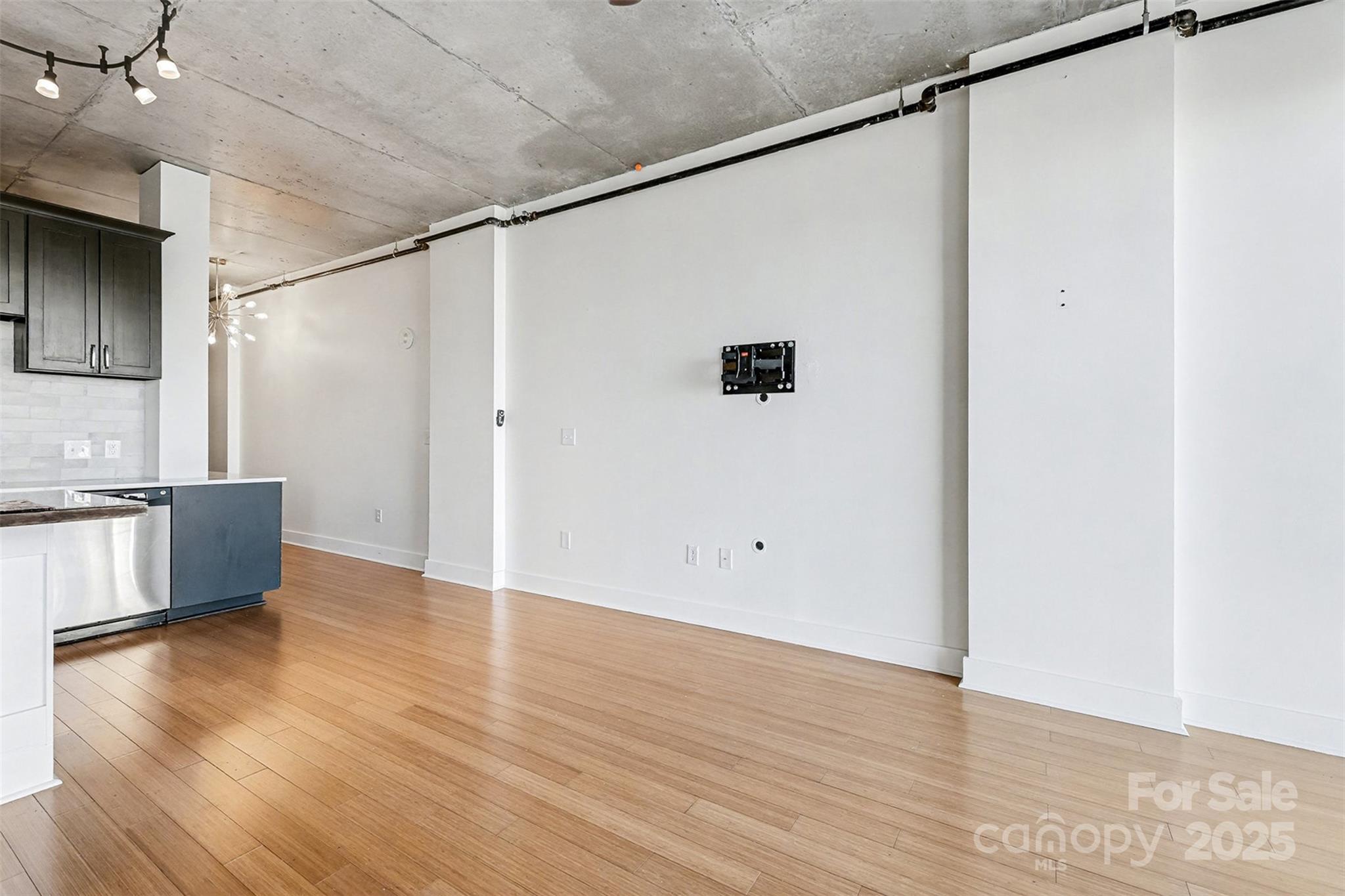 Courtside - Residential