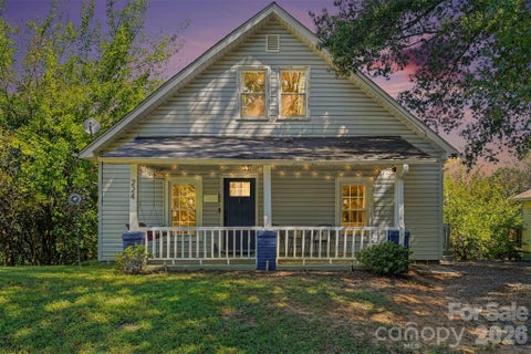 Photo of 224 E Catawba Avenue, Mooresville, NC 28115 (MLS # 4427374)
