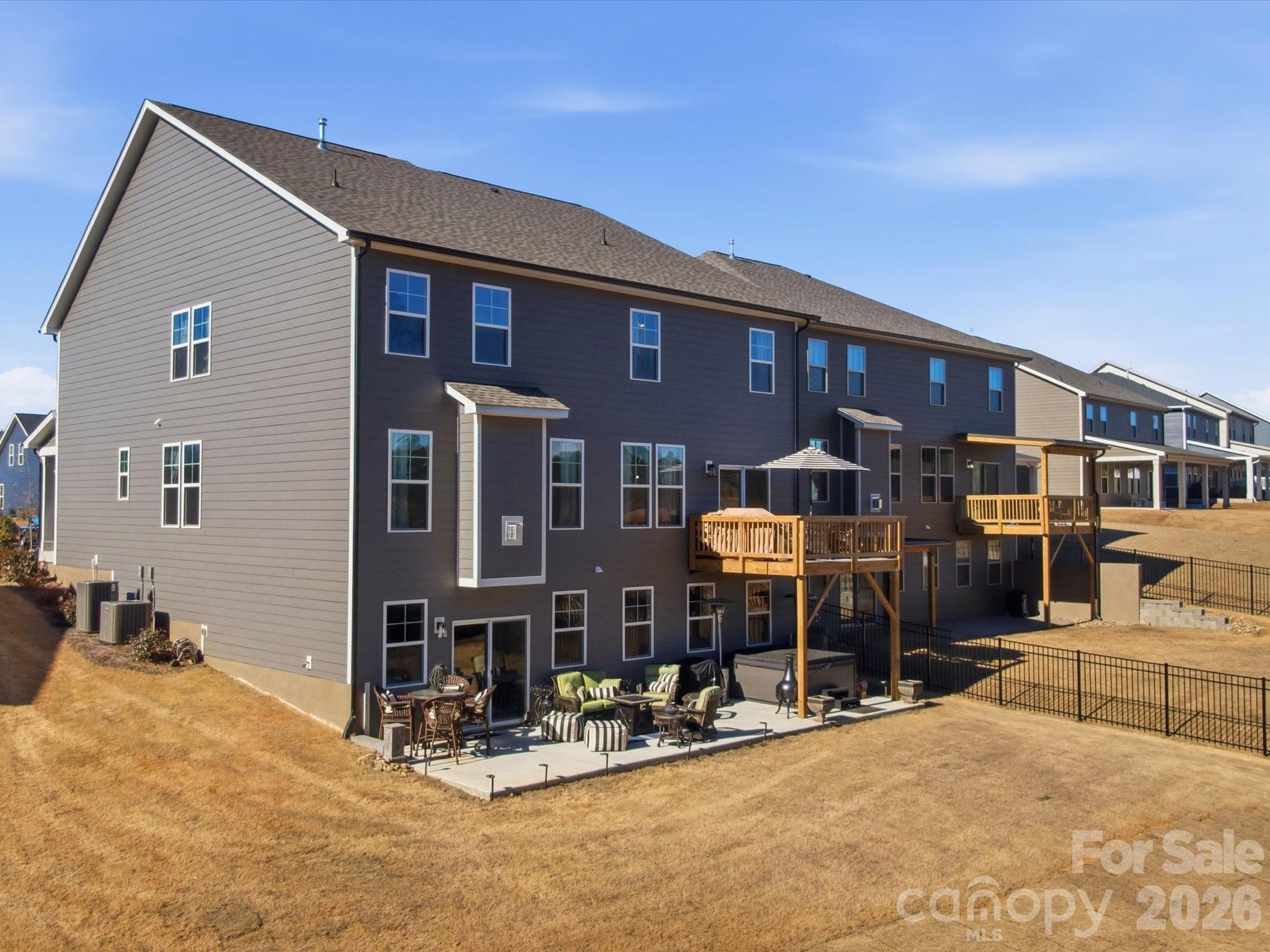 Lakeside Glen - Residential