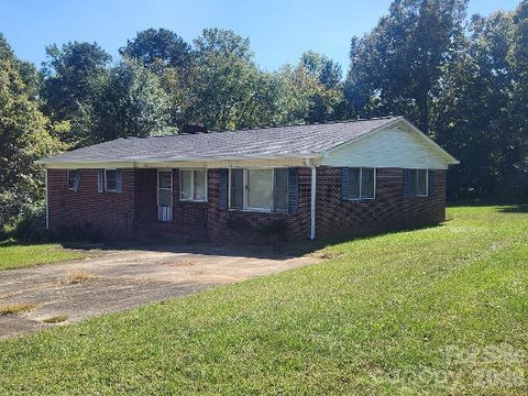 Photo of 102 Garrison Drive, Morganton, NC 28655 (MLS # 4431714)