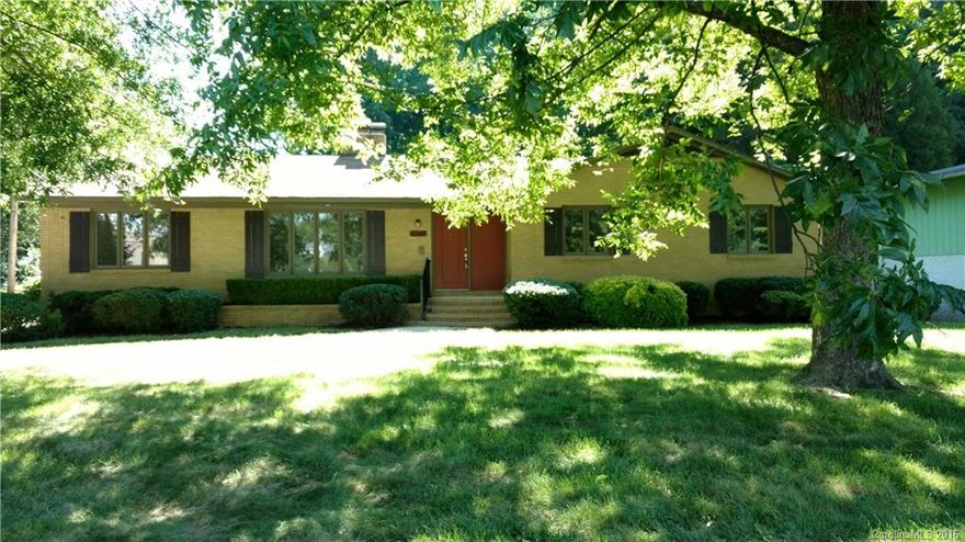 Stunning 3 bed 2.5 bath brick ranch in great location!