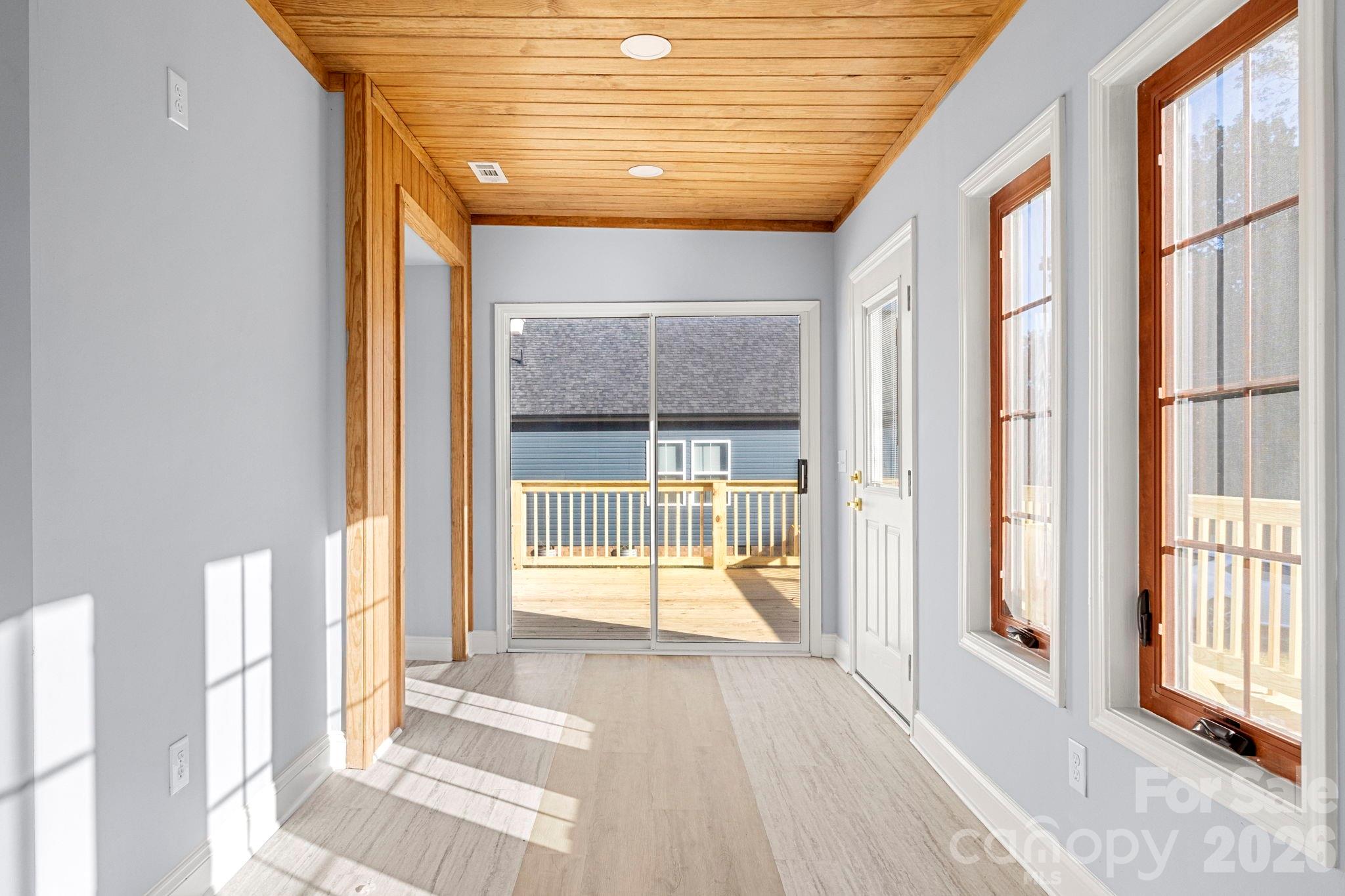 Crowders Mountain Ne - Residential