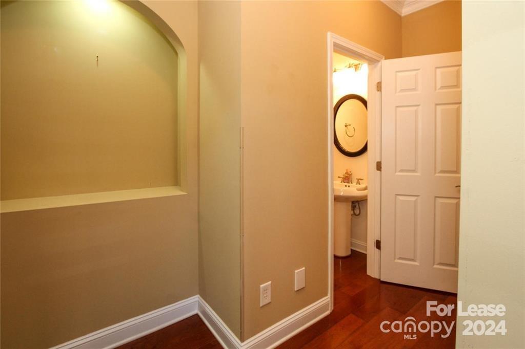 Lake Shore - Residential Lease