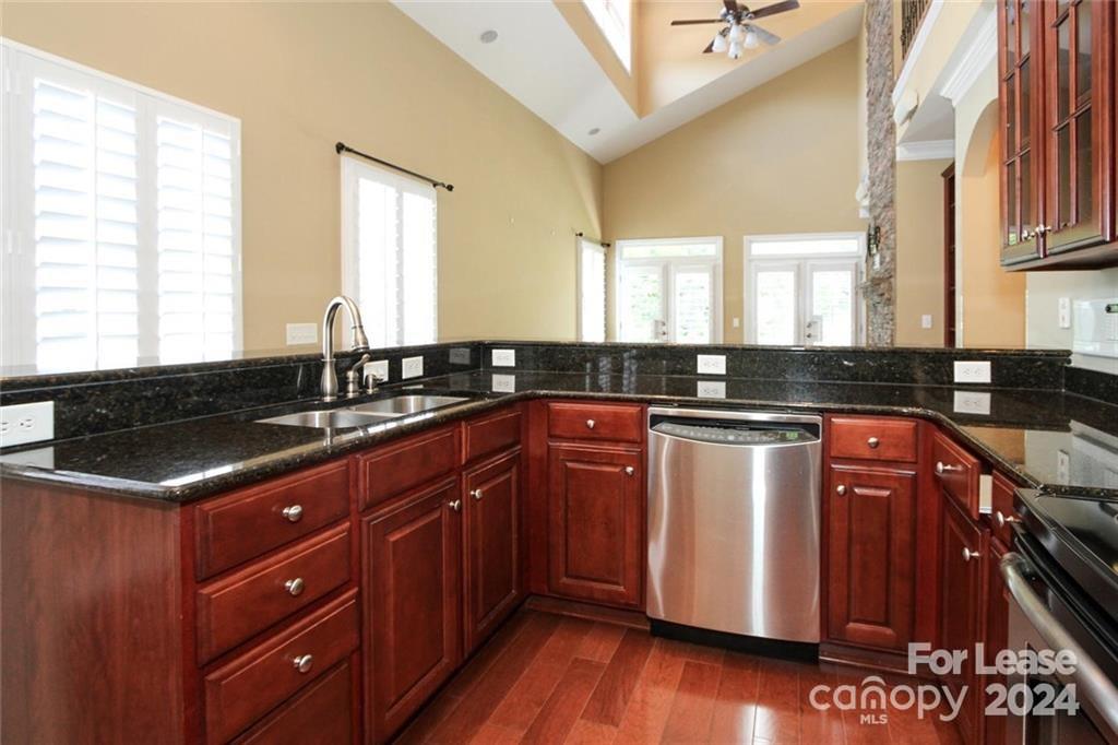 Lake Shore - Residential Lease