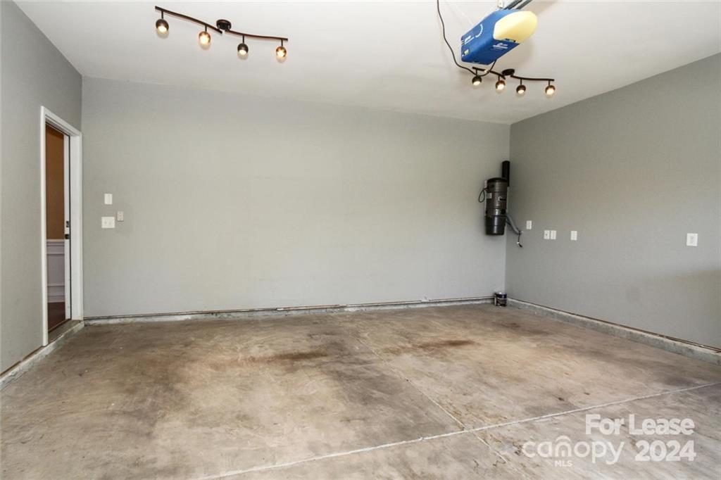 Lake Shore - Residential Lease