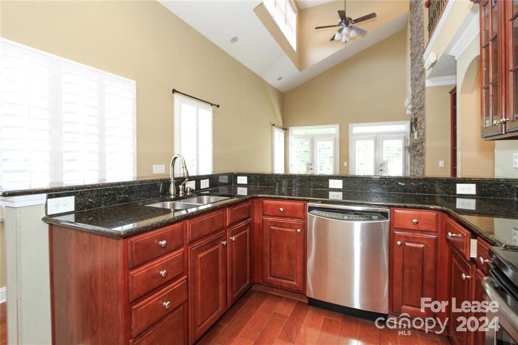 Lake Shore - Residential Lease