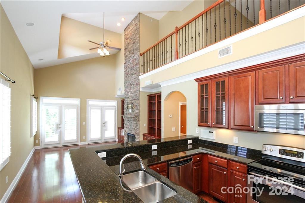 Lake Shore - Residential Lease