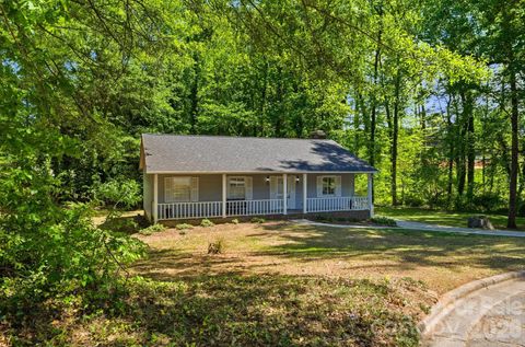 Photo of 708 Hickory Hill Court, Gastonia, NC 28054 (MLS # 4370495)