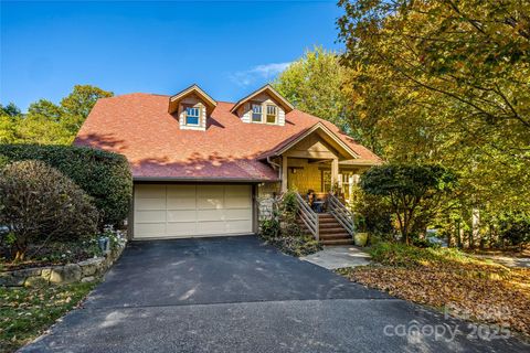 Photo of 4 Lacoste Drive, Hendersonville, NC 28739 (MLS # 4312682)