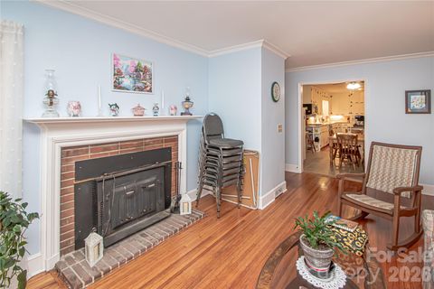 7218 Lakeside Drive N Charlotte NC 28212