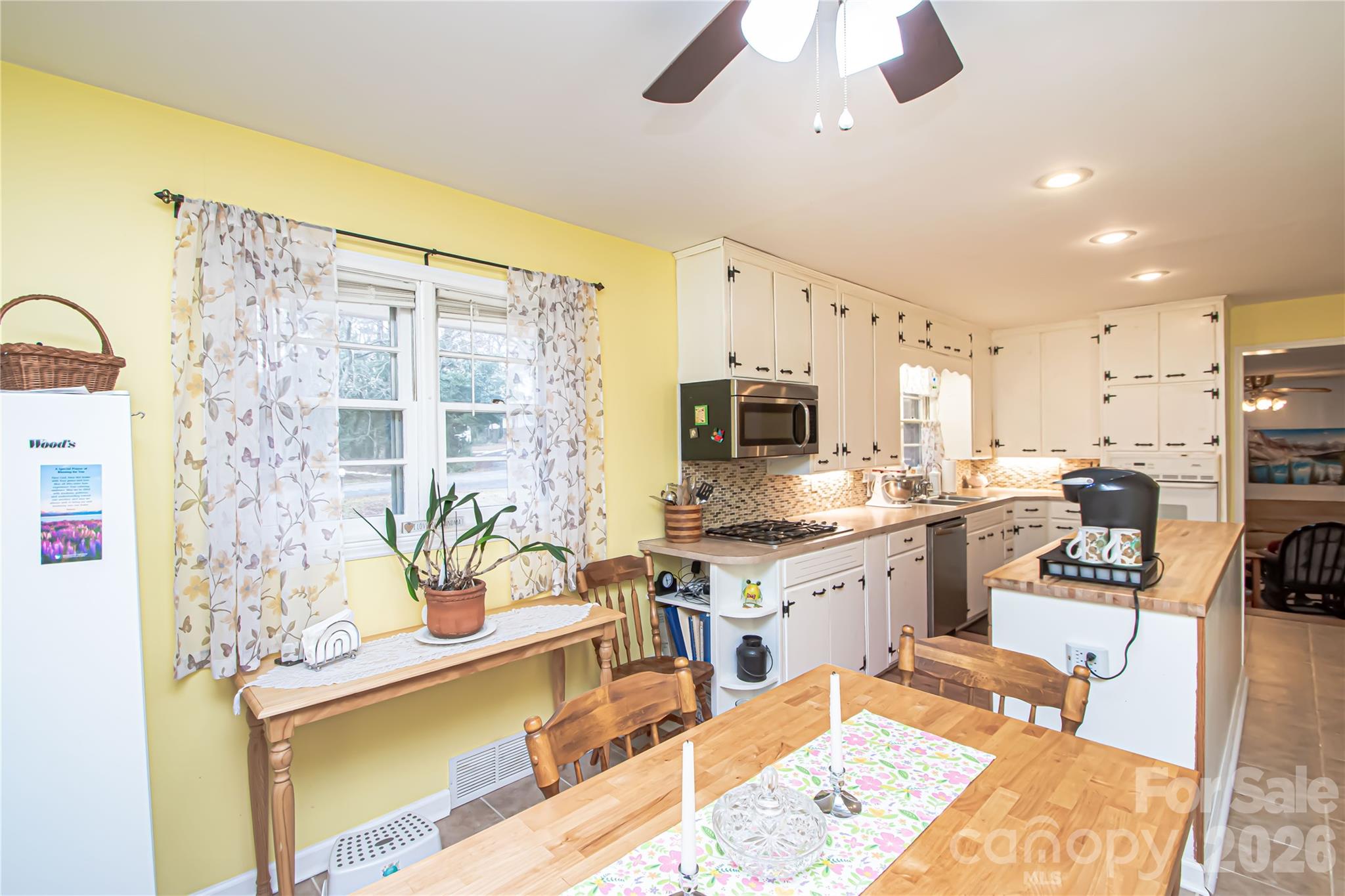 7218 Lakeside Drive N